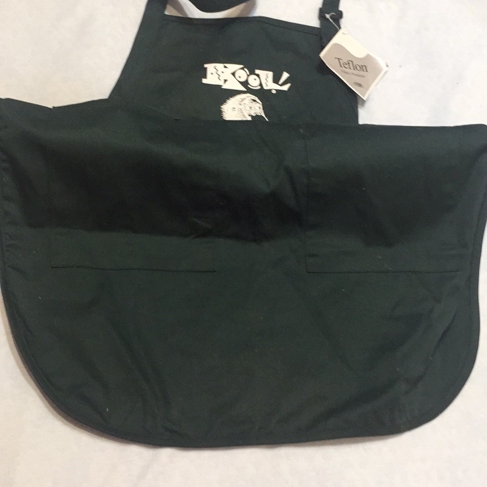 APRON - Picture 4 of 5